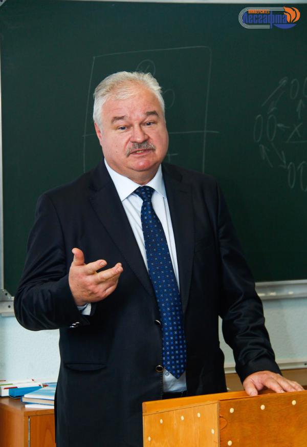 10 ноября в Академии хоккея выступил Владимир Анатольевич Плющев